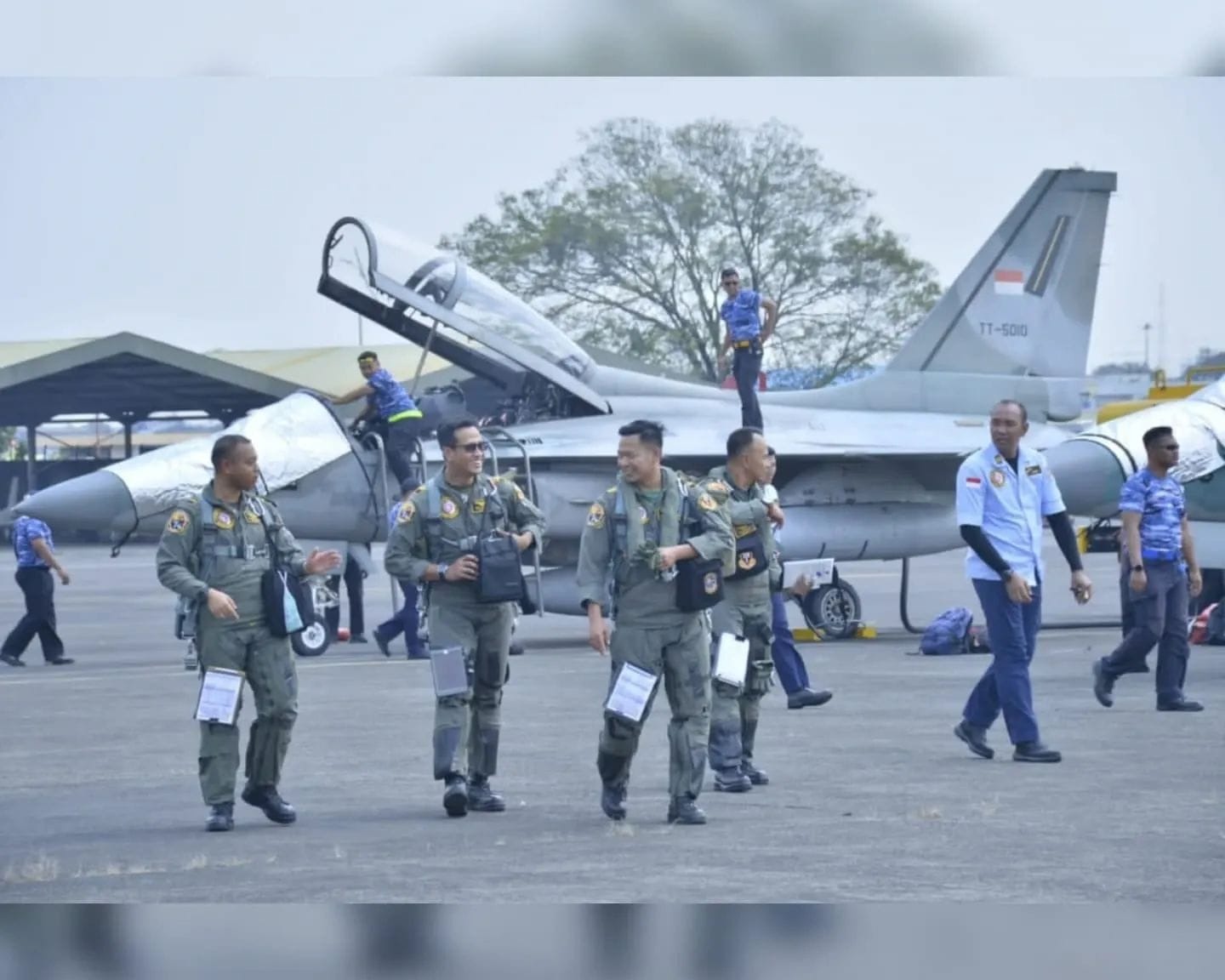 Pangkoopsud I Dampingi Pangkoopsudnas Sambut Kedatangan Pesawat Tempur Untuk Kegiatan Demo Udara