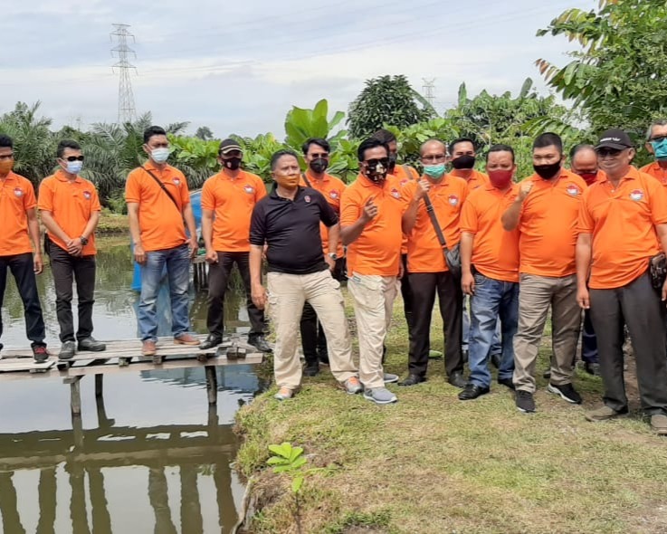 Gelar Acara Silaturahmi, Kapolres Kampar Bagikan Baju Seragam Untuk Wartawan Mitra Polres Kampar