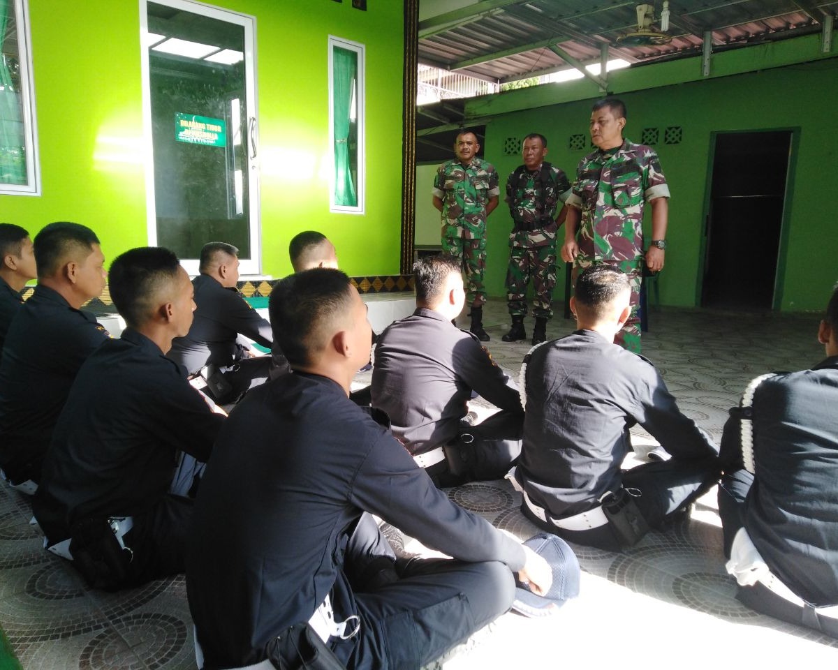 Danramil 05/Sail Kodim 0301/Pekanbaru Berikan Pembekalan Kepada Sekurity