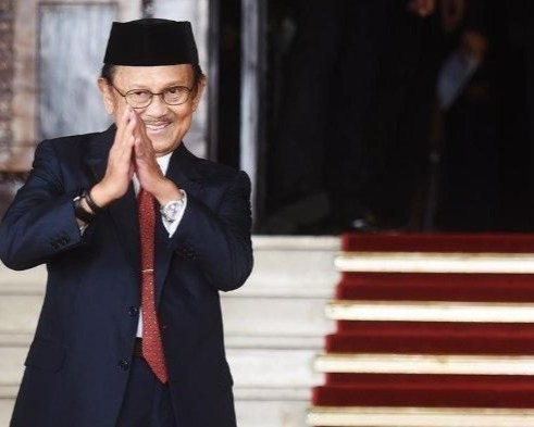 Presiden RI Ke Tiga BJ Habibie Wafat, Pemerintah Imbau Pengibaran Bendera Setengah Tiang 3 Hari ke Depan