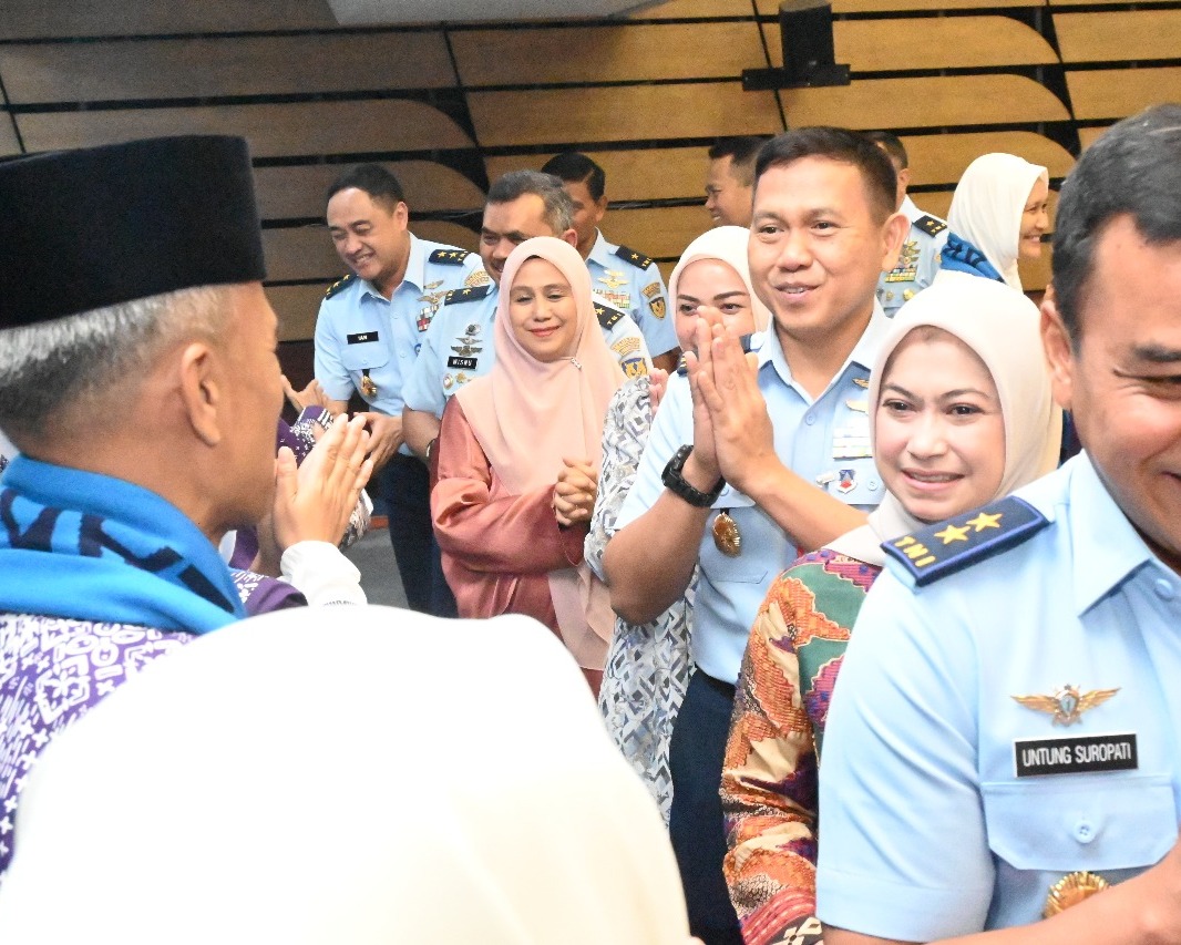 Di Mabesau, Kas Koopsud I Hadiri Pelepasan Jamaah Haji TNI AU