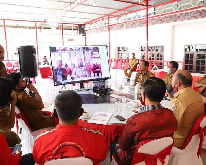 Bupati Taput Ikuti Peringatan Hari Anti Korupsi Sedunia Melalui Webiner Zoom