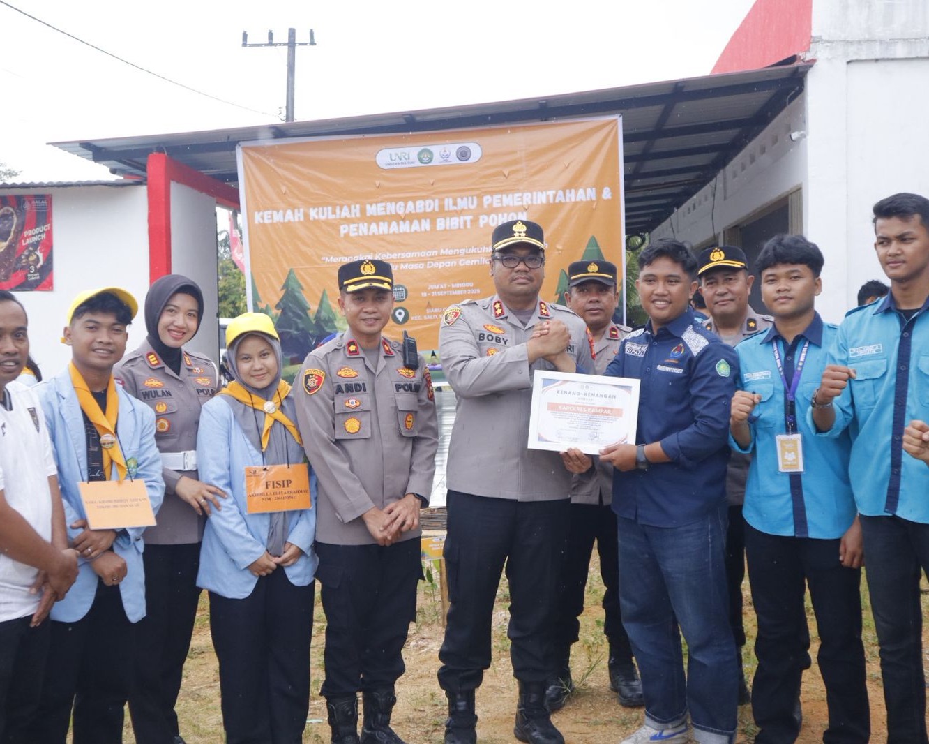 Kapolres Kampar: 'Lestarikan Alam, Jaga Masa Depan', Sosialisasi Green Policing Dan Tanam Pohon Bersama Mahasiswa UNRI