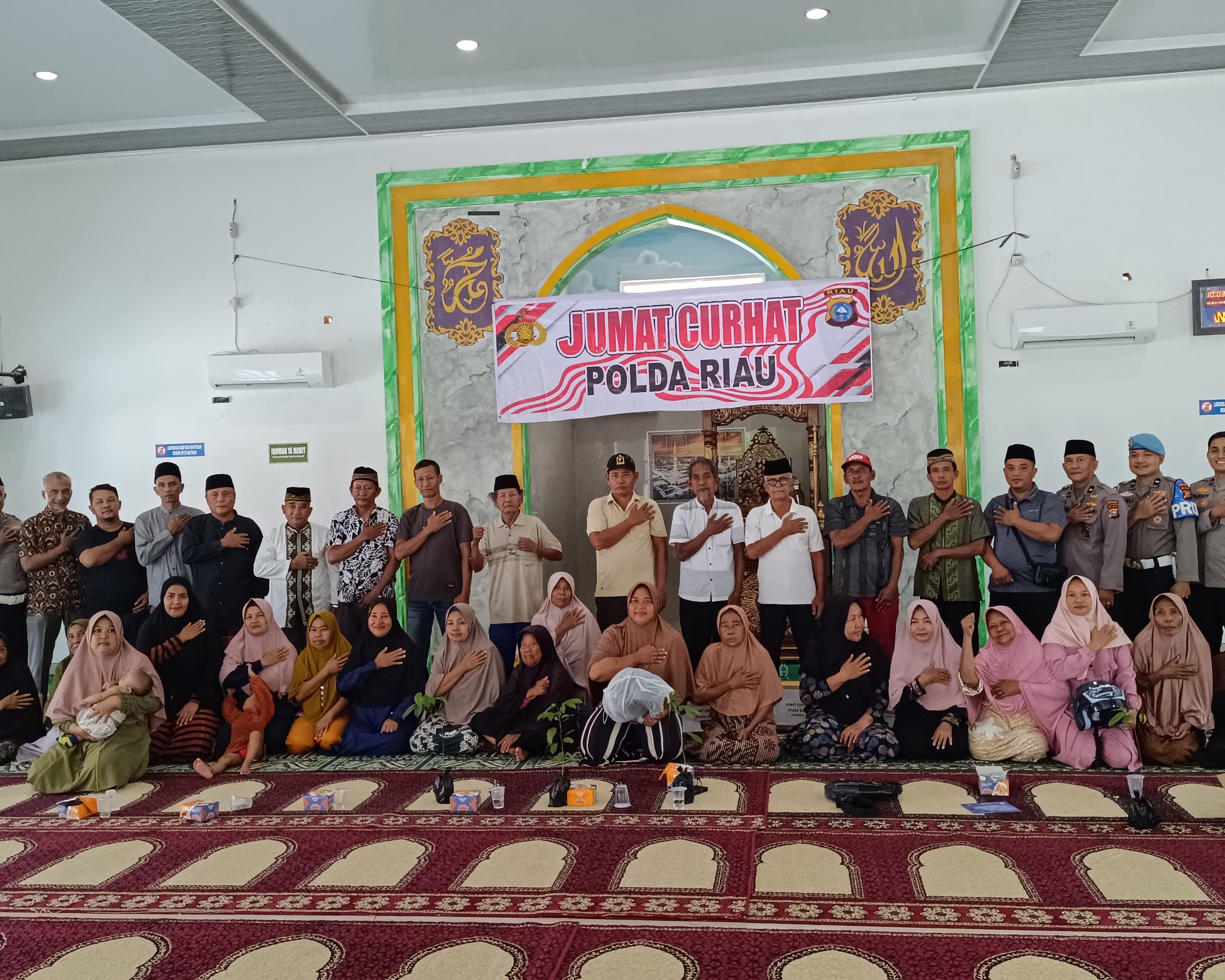 Polda Riau Gelar Jumat Curhat Di Tenayan Raya, Sekaligus Sosialisasikan Operasi Patuh Lancang Kuning 2025