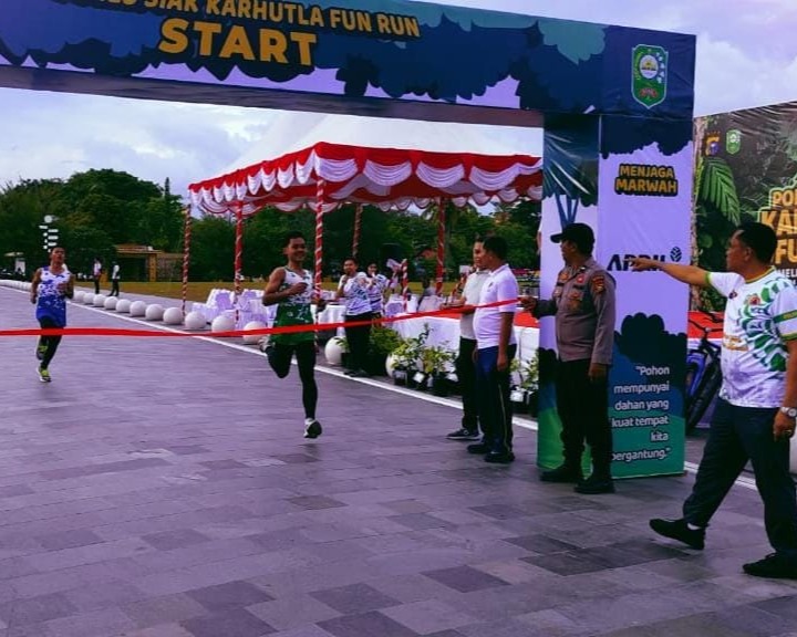 Semarak Karhutla Fun Run Polres Siak 2025, Ribuan Warga Berlari Bersama 'Melindungi Tuah, Menjaga Marwah' di Depan Istana Siak