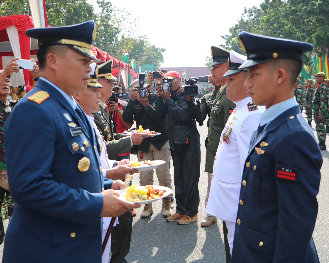 Danlanud RSN Hadiri HUT TNI Ke 74