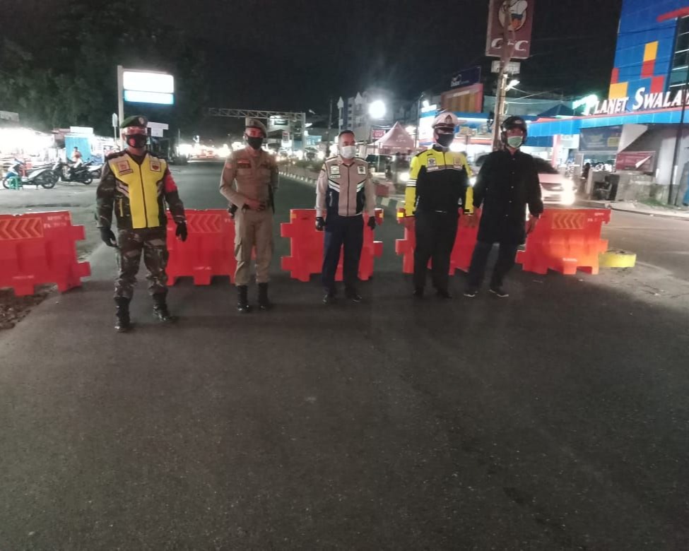 Babinsa Kodim 0301/PBR Laksanakan Giat Patroli Penerapan PSBM dan Wajib Pakai Masker