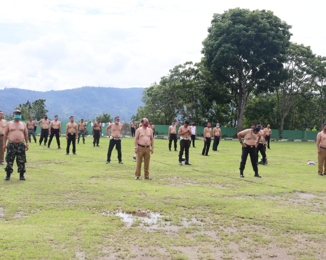 Menangkal Covid-19, Bupati Taput Ajak Masyarakat Berjemur Sinar Matahari Pagi