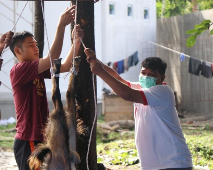 BPTD Wilayah IV Provinsi Riau - Kepri Laksanakan Penyembelihan Hewan Qurban Hari Raya Idul Adha 1441 H di Masjid Al-Aziz Terminal Tipe A BPRS Kota Pekanbaru