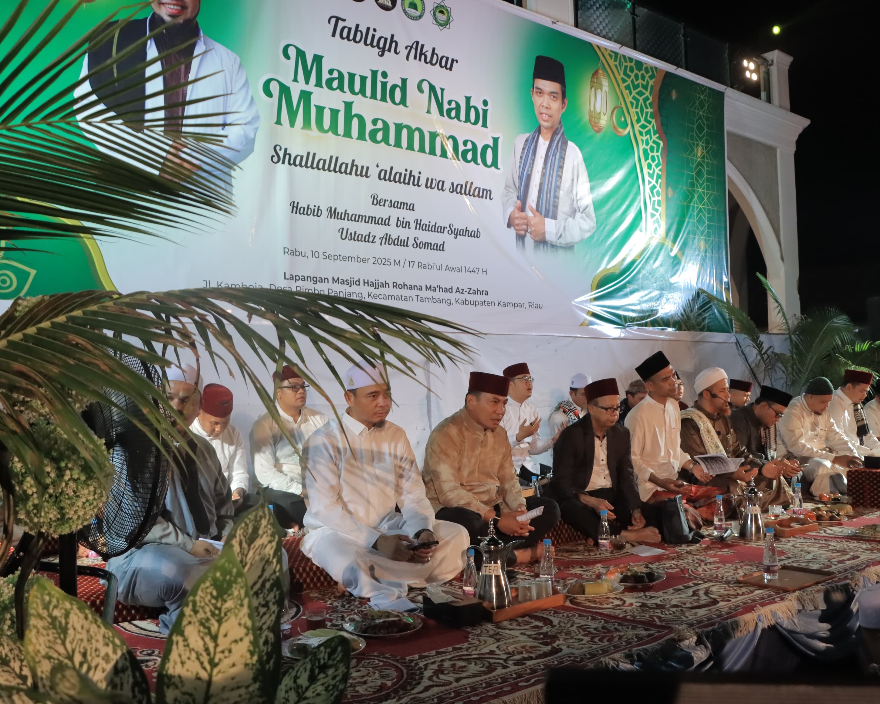 Kapolda Riau Dan UAS Hadiri Tabligh Akbar Maulid Nabi Di Kampar, Ribuan Jamaah Padati Lapangan Masjid Hj. Rohana Ma'had Az-Zahra