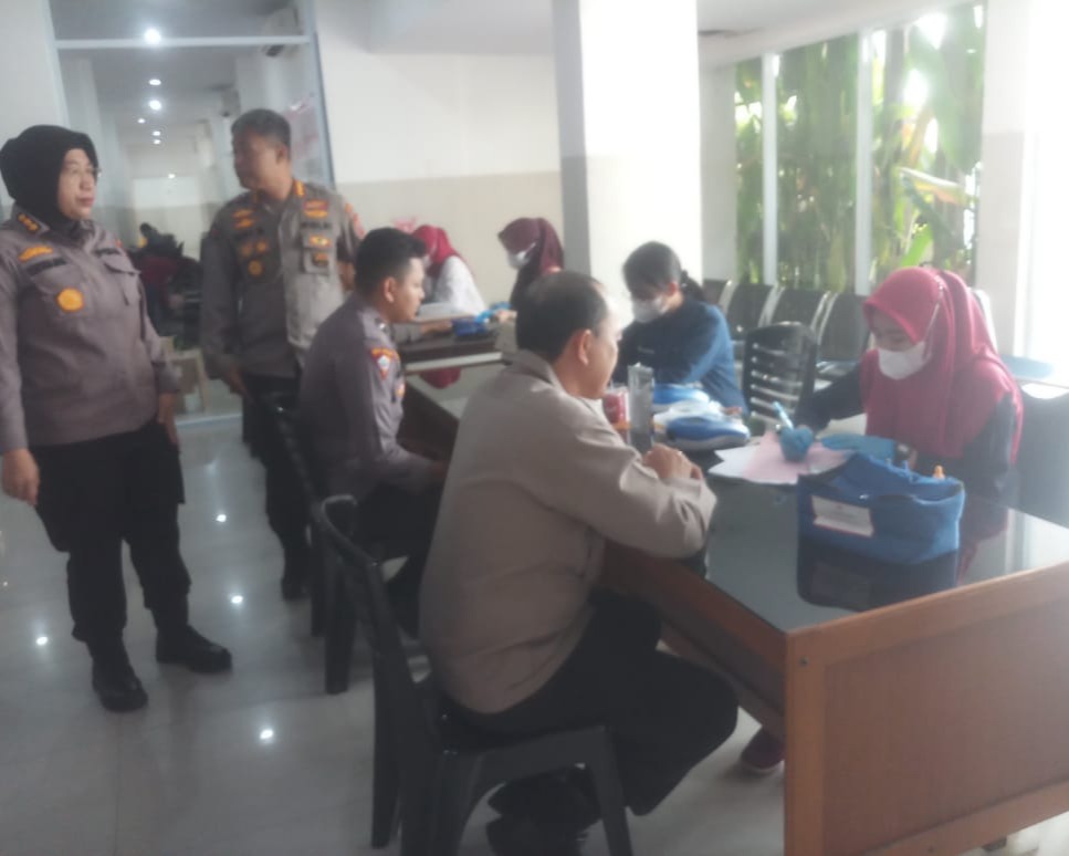 Sambut HUT Humas Polri Ke-72, Polda Riau Gelar Donor Darah