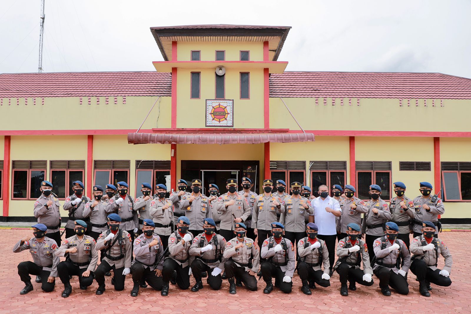 Kapolda Riau Berikan Arahan Kepada Personil Batalyon B Pelopor Satuan Brimob Polda Riau Pada Saat Kunker