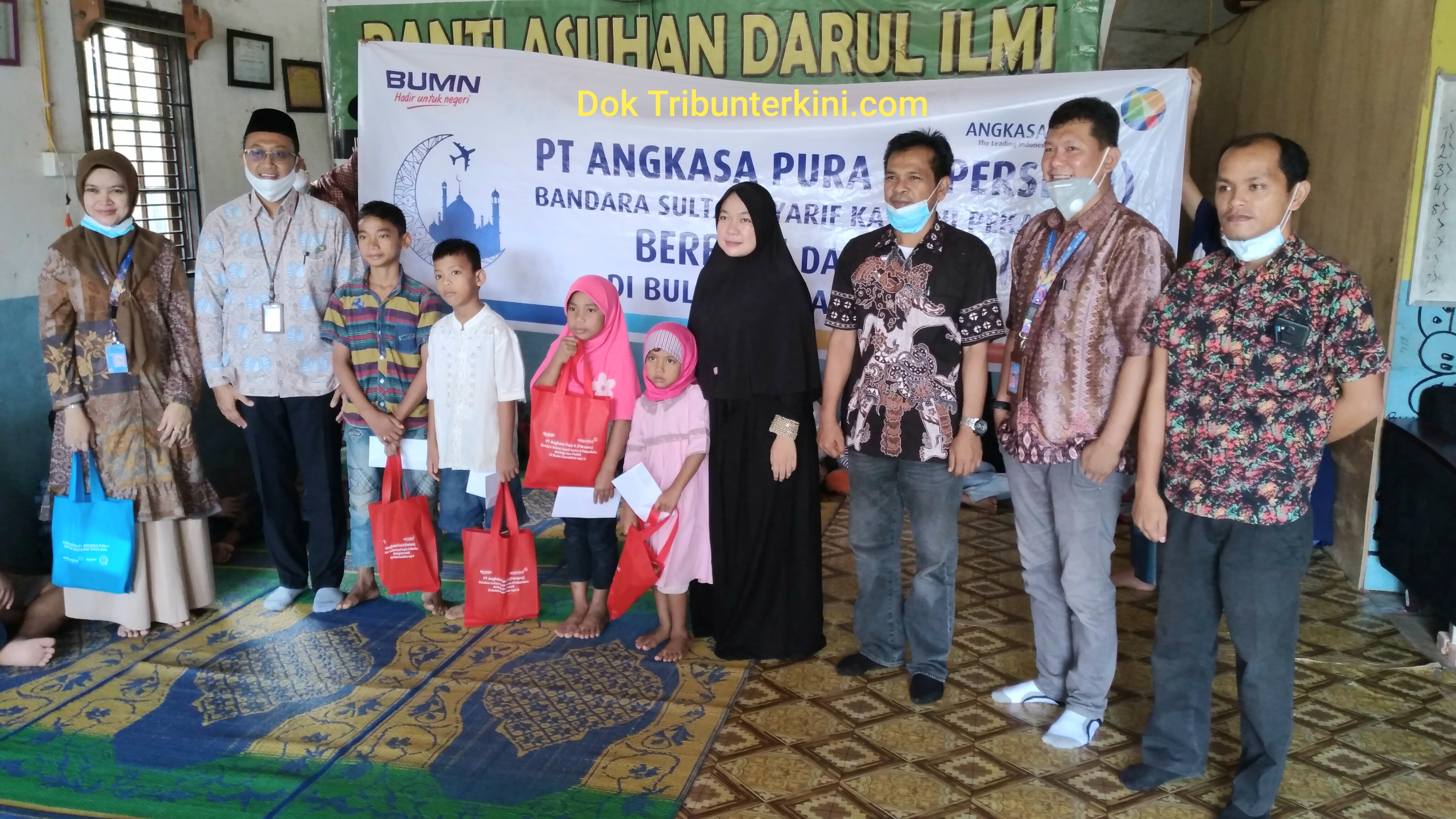 PT Angkasa Pura II (Persero) Bandara SSK II Pekanbaru Melakukan Kegiatan Berbagi dan Peduli di Bulan Ramadhan 1441 H Kepada Dua Panti Asuhan