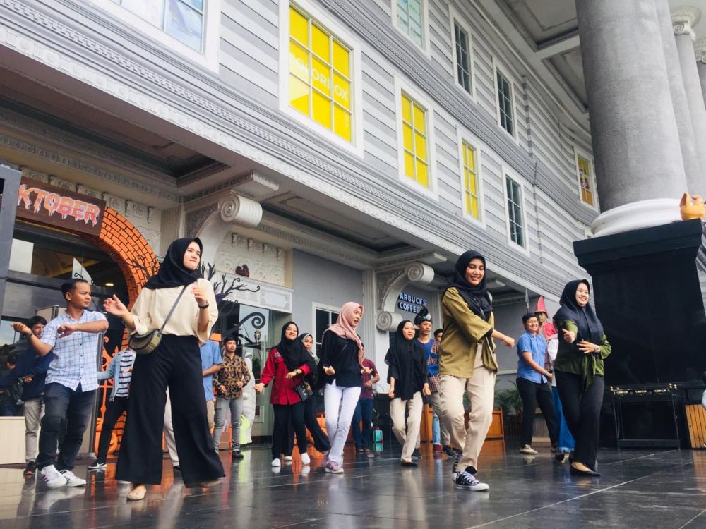 Mahasiswa IPMR - KP Yogyakarta Menampilkan Flashmob Tari Bono