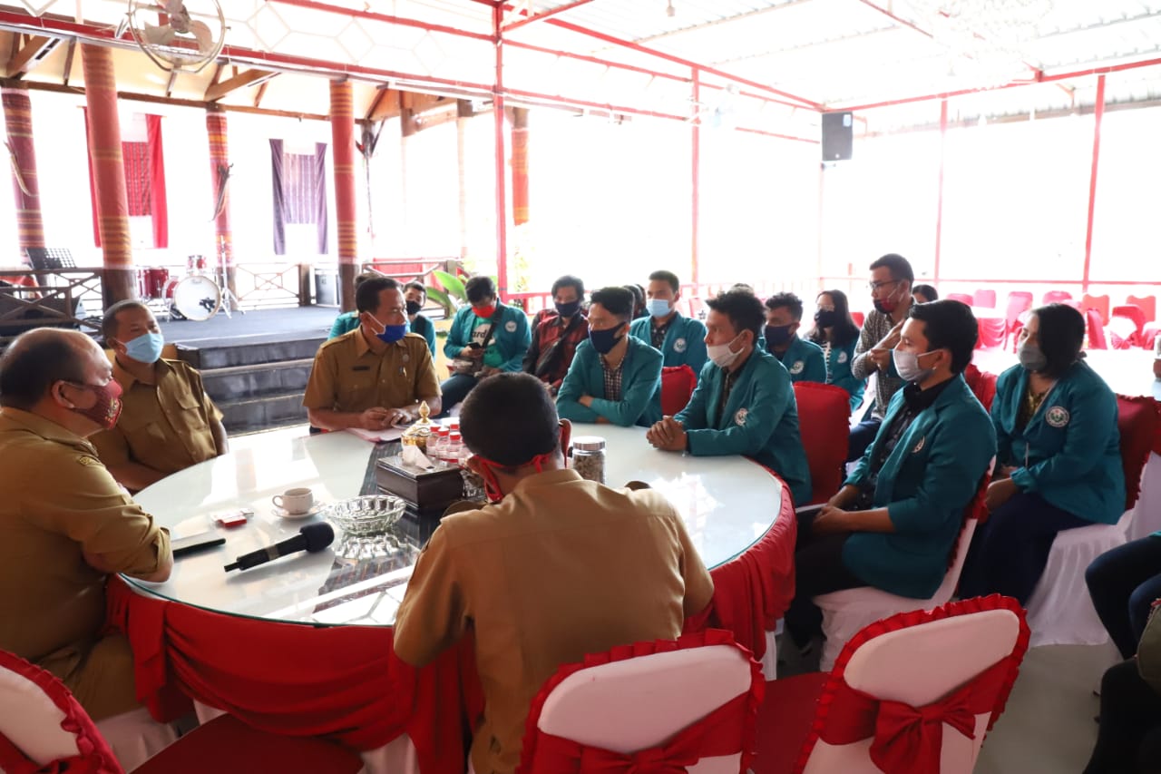 Bupati Taput Terima Audensi Mahasiswa KKN UNIMED di Taput Sebanyak 93 Orang Dan Difasilitasi Rapid Test Gratis