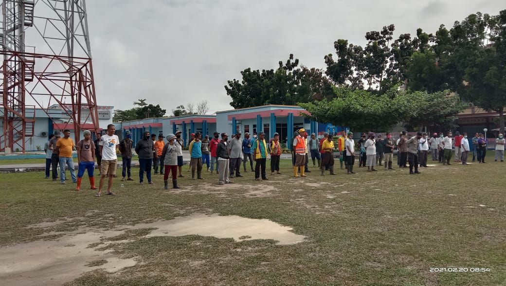 Babinsa Kodim 0301/PBR Hadiri Pelepasan Tim Goro Pekanbaru Bersih