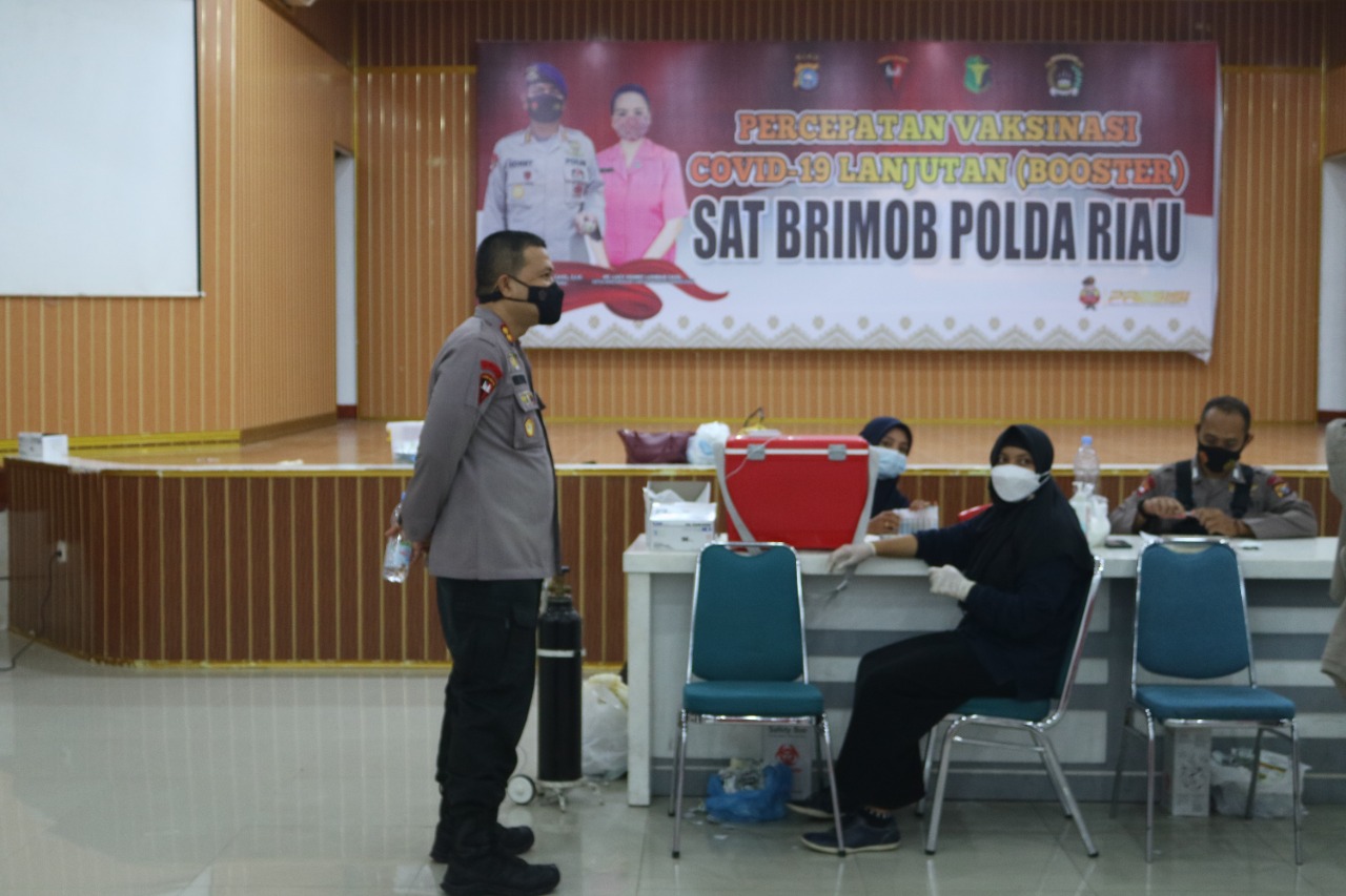 Gerai Satuan Brimob Polda Riau, Seluruh Personel Wajib Vaksinasi Covid-19 Lanjutan Booster