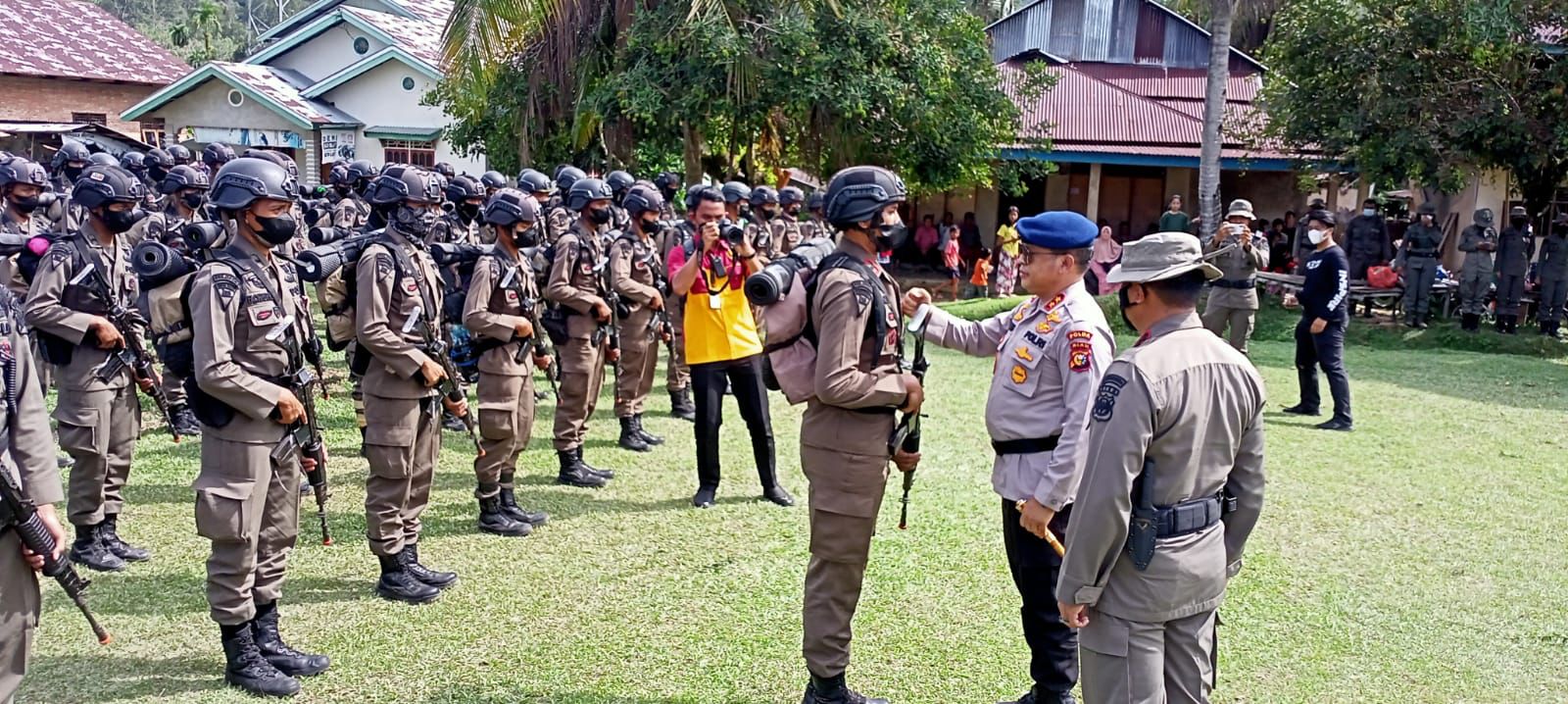 Buka Latihan Berganda Bintara Remaja Satuan Brimob, Kapolda Riau: Taklukkan Bukit Hingga Ke Bukit Barisan, Buru Perusak Hutan