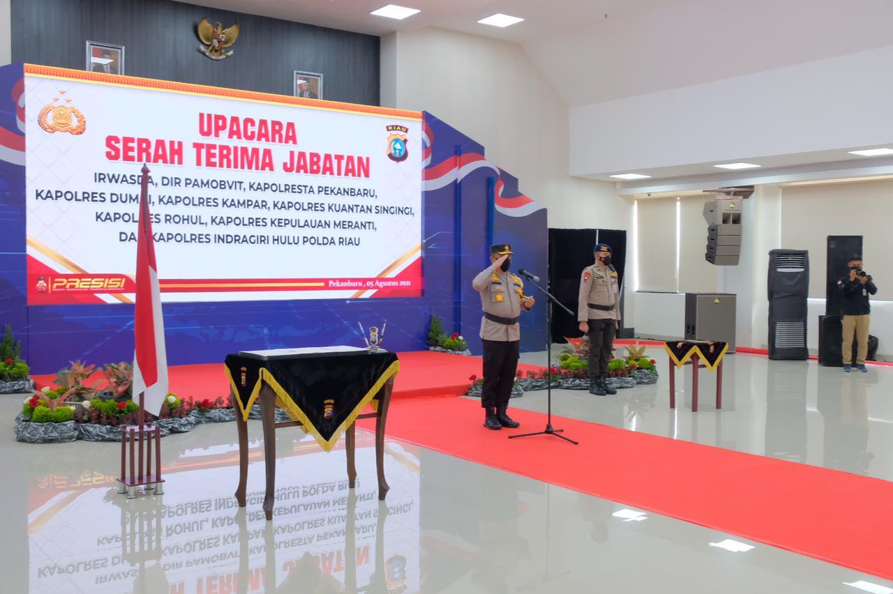 Pimpin Sertijab PJU dan Kapolres, Kapolda Riau: Mutasi Merupakan Dinamika Organisasi Dalam Meningkatkan Kualitas Pelayanan Polri Kepada Masyarakat