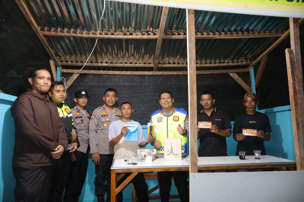 Kapolres Pelalawan Kunjungi Poskamling Warga, Tingkatkan Keamanan Lingkungan Dan Kamtibmas