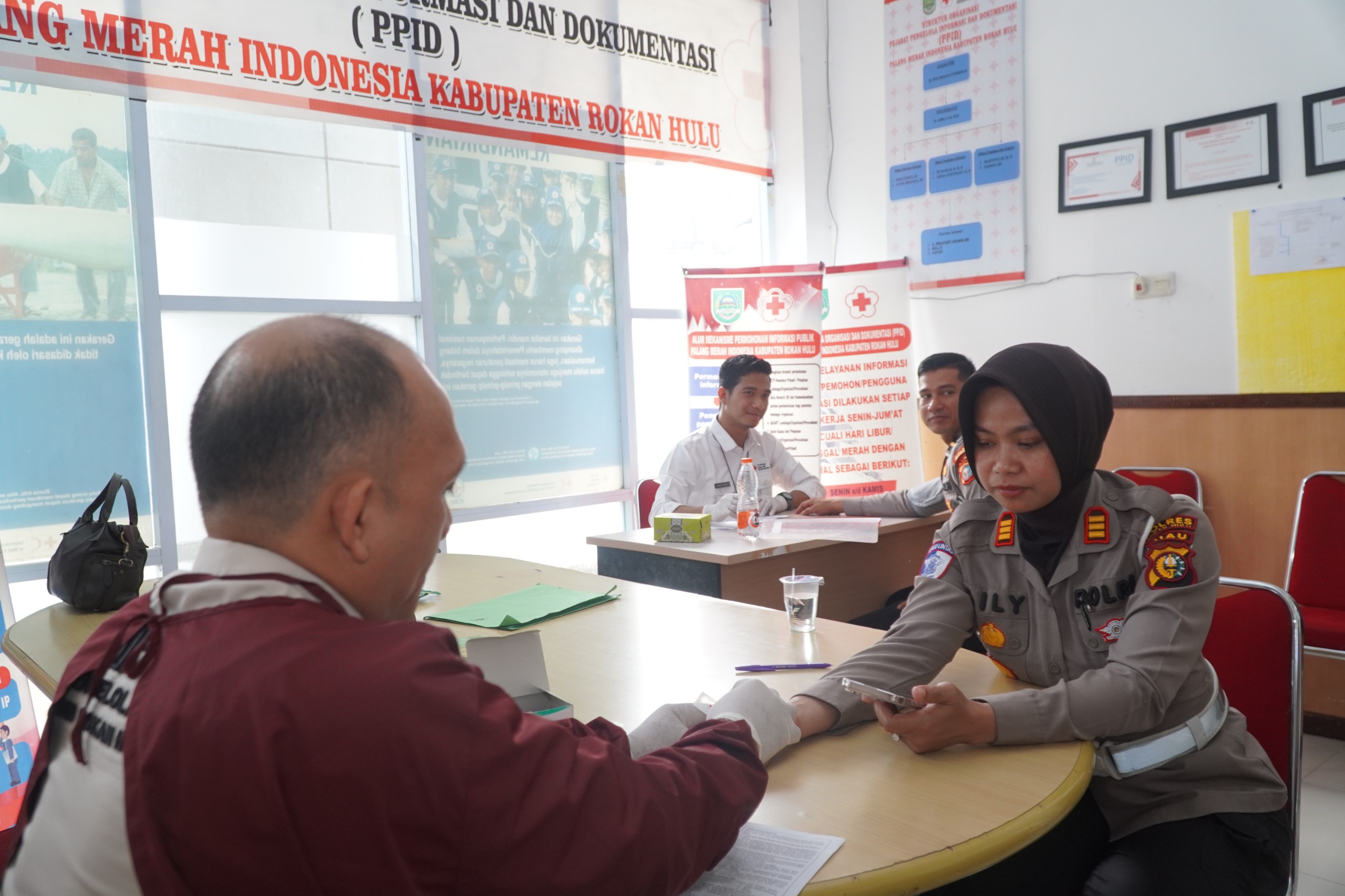 Polres Rokan Hulu Gelar Bakti Kesehatan Donor Darah Dalam Rangka HUT Polwan Ke-77