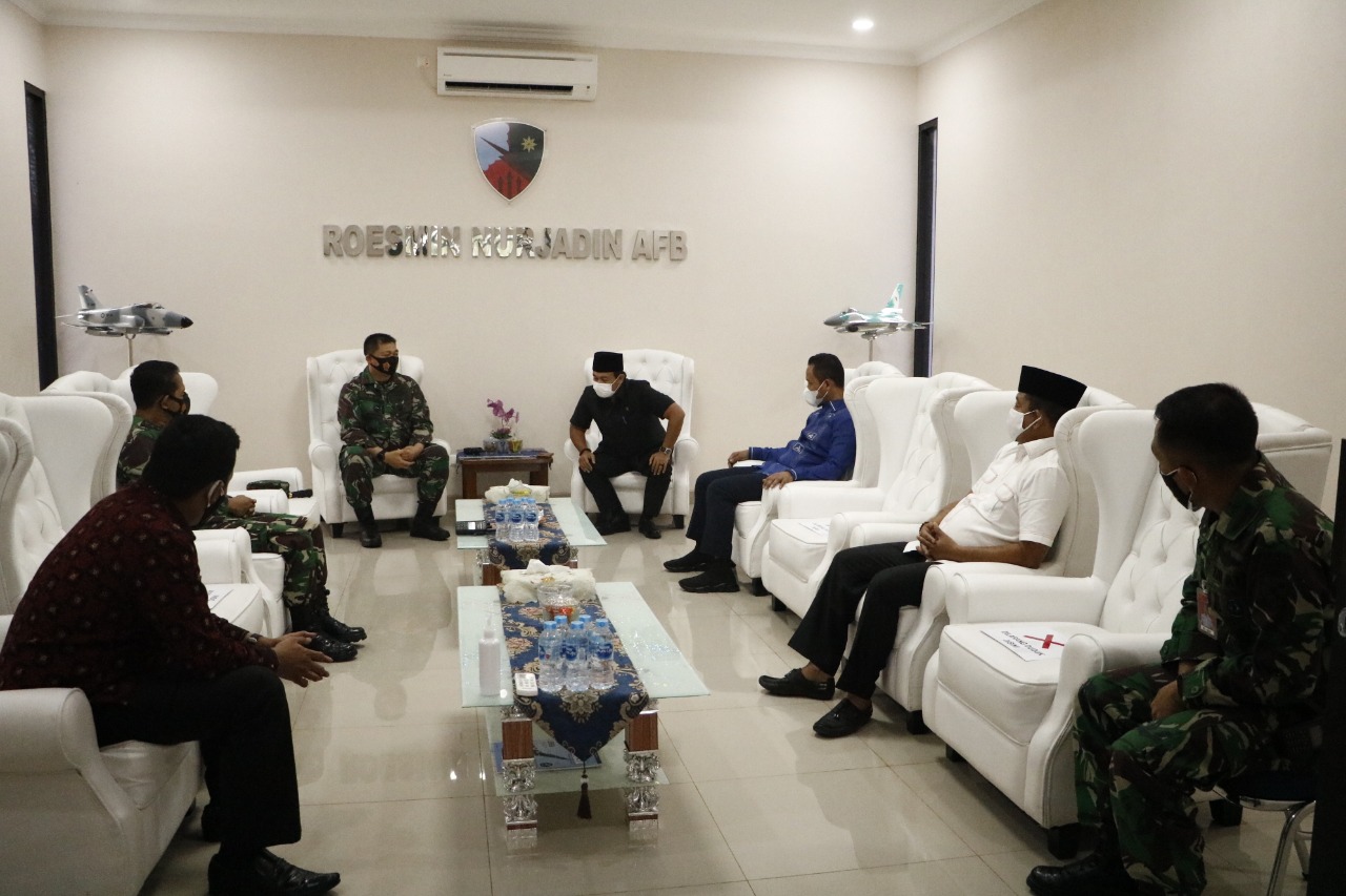 Mengawali Tugas, Pimpinan DPRD Riau Sambangi Danlanud RSN