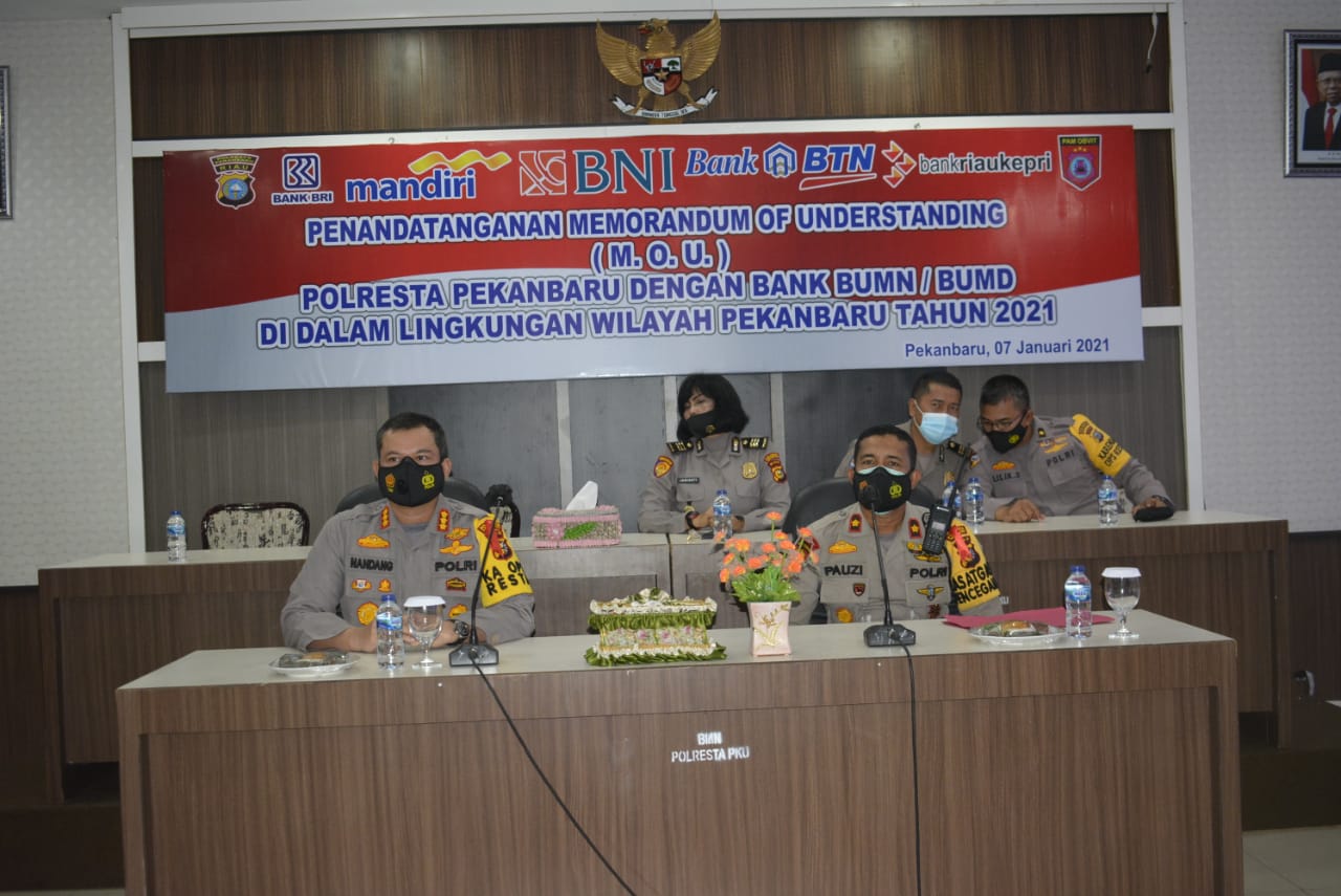 Kapolresta Pekanbaru Lakukan Penandatanganan MoU Dengan Bank BUMN - BUMD Se - Kota Pekanbaru