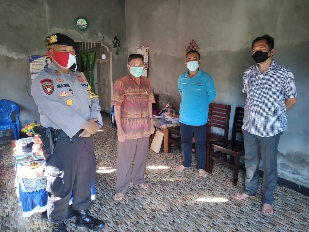 Kapolsek Bukit Batu Bergerak Untuk Merangkul Tokoh Adat Suku Dayak Yang Bertajuk Desa Lawan Api