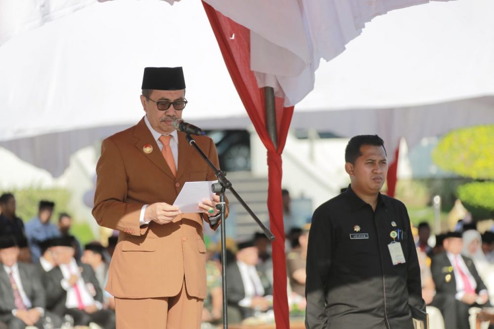 Gubernur Riau Pimpin Upacara Peringatan Hari Guru Nasional 2019