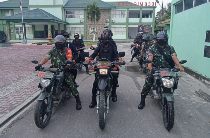 Kodim 0301/PBR Gelar Patroli Gabungan Penerapan Prokes Gunakan Sepeda Motor