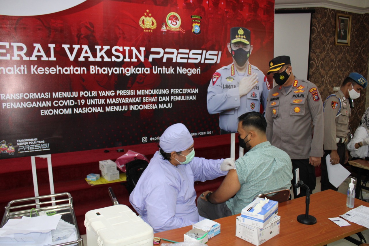 Percepatan Vaksinasi, Polresta Pekanbaru Masifkan Gerakan Melalui Gerai Vaksin Presisi