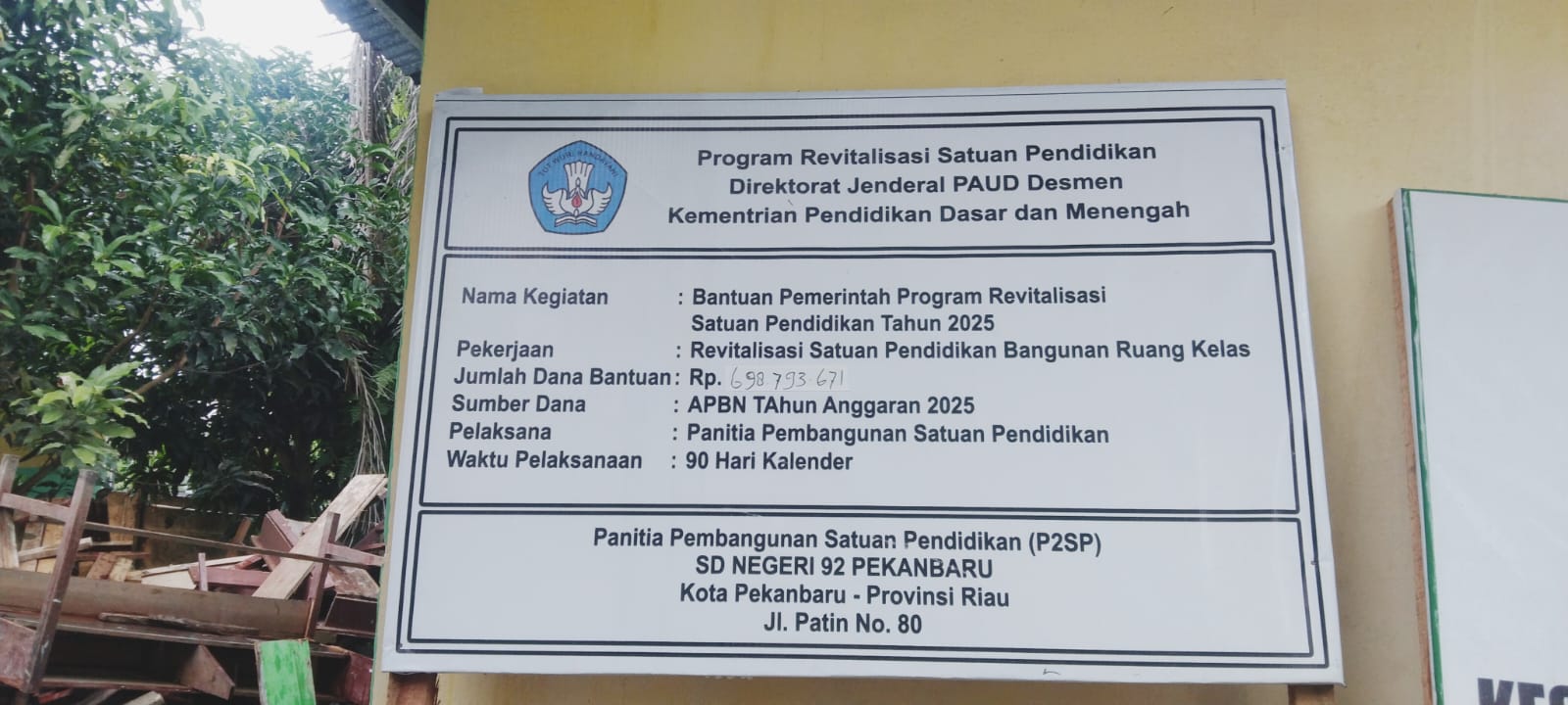 Proyek Revitalisasi SDN 92, Gambar Proyek Tidak Di Pampangkan