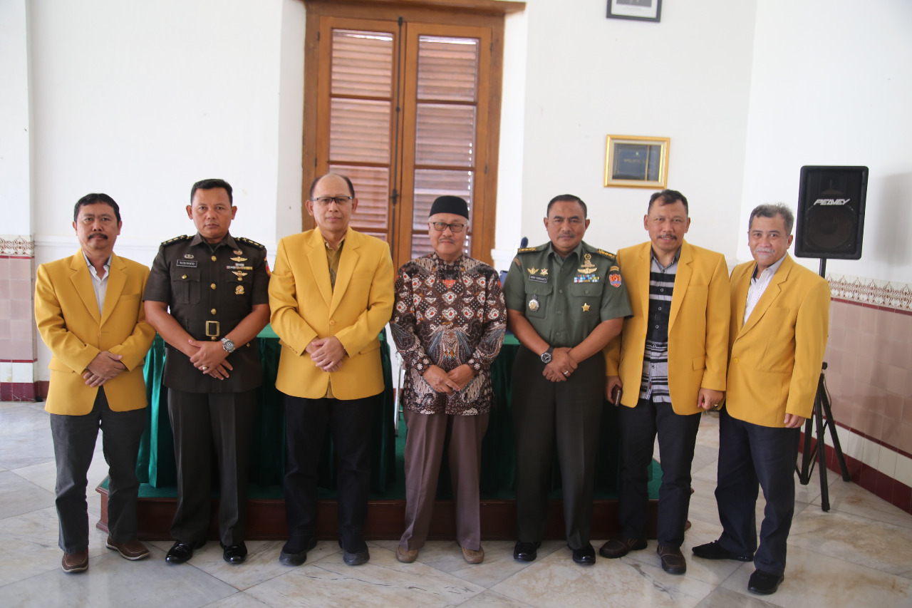 Korem 071/WK dan Civitas Akademika Unsoed Ziarah Kemakam Pangsar Jendral Soedirman