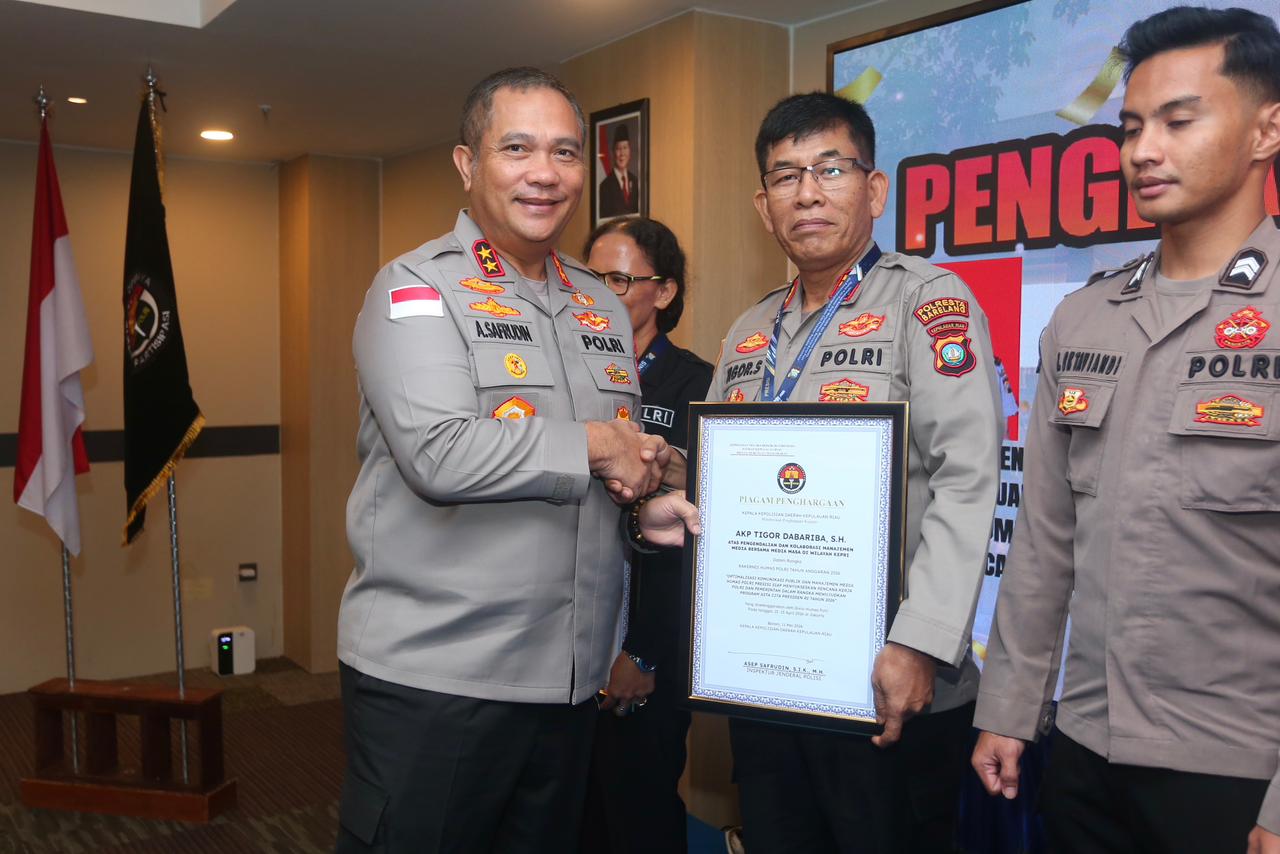 Kasihumas Polresta Barelang Dan Kapolsek Bengkong Raih Penghargaan Pada Rakernis Humas Polri Polda Kepri Tahun 2026