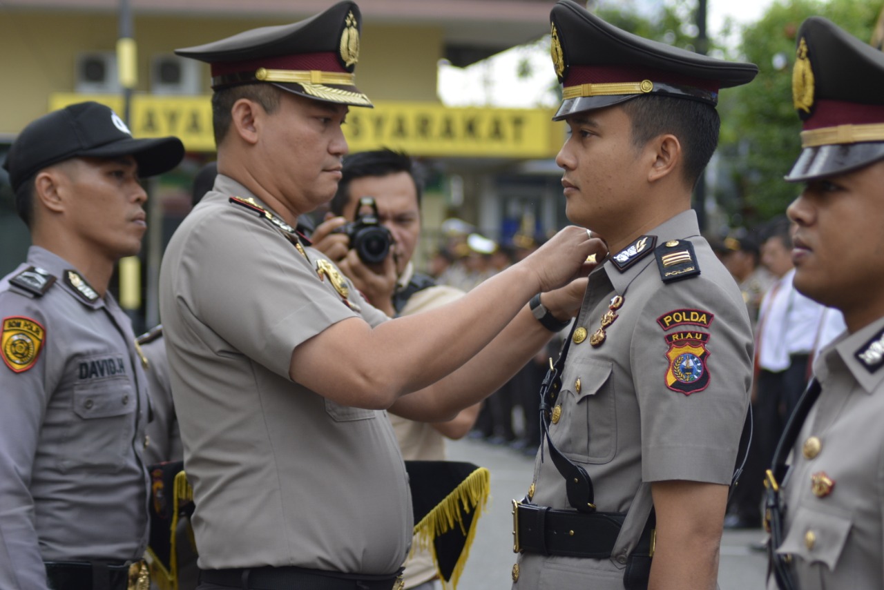 Kapolresta Pekanbaru Pimpin Upacara Serah Terima Jabatan Kapolsek Payung Sekaki