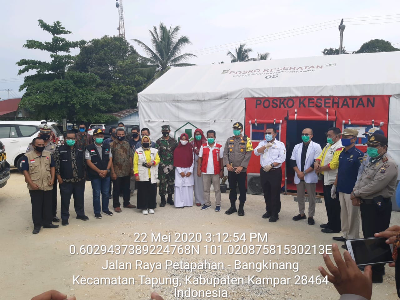 Bupati Kampar Bersama Kapolres Kunjungi Pos Check Point Penanggulangan Covid-19 di Simpang Petapahan Tapung