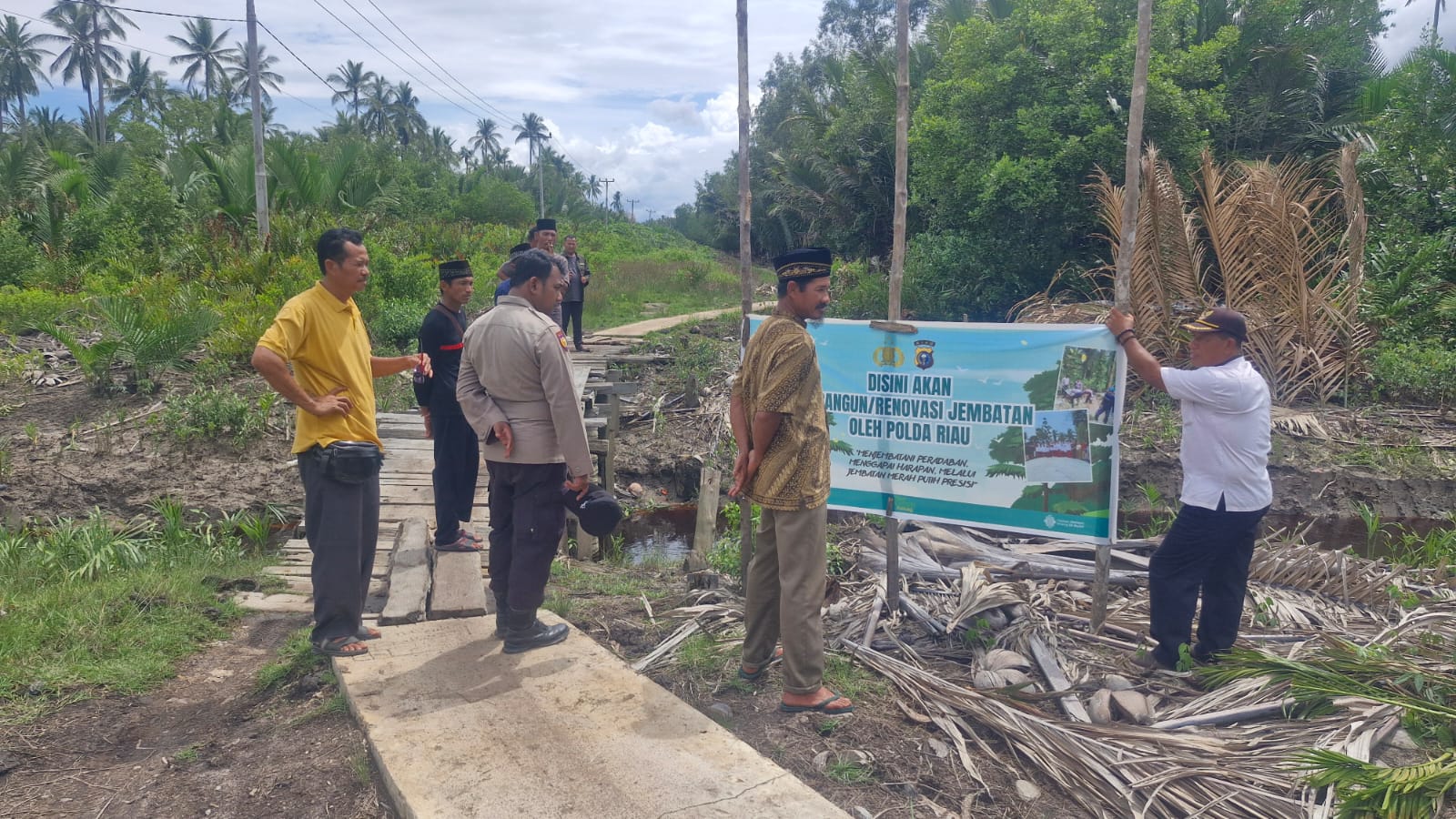 Polres Pelalawan Gelar Doa Bersama Pembangunan Jembatan Merah Putih Presisi Tahap II Di Sungai Emas