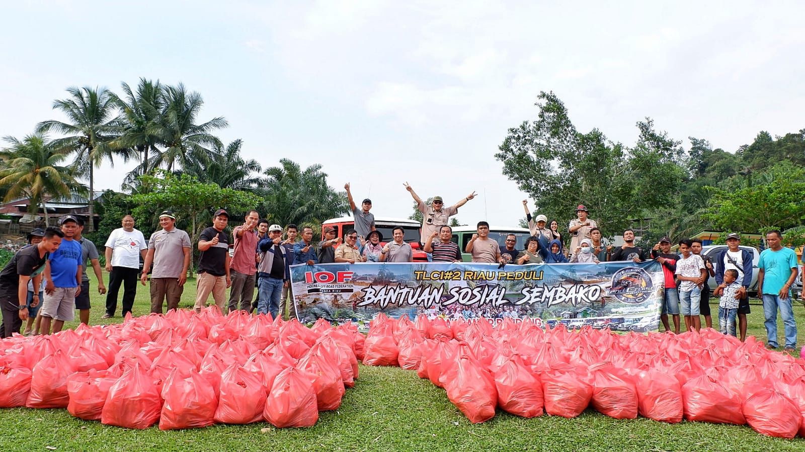 Desa Binaan Diterpa Bencana Banjir, TLCI #2 Riau Droping Bansos Dan Gerakkan Perekonomian Warga