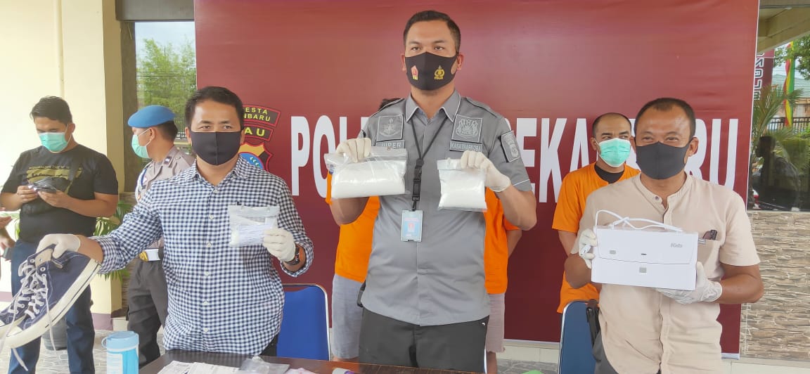 Sat Resnarkoba Polresta Pekanbaru Ekspos Pengungkapan Penangkapan Tiga Pelaku Jaringan Narkotika