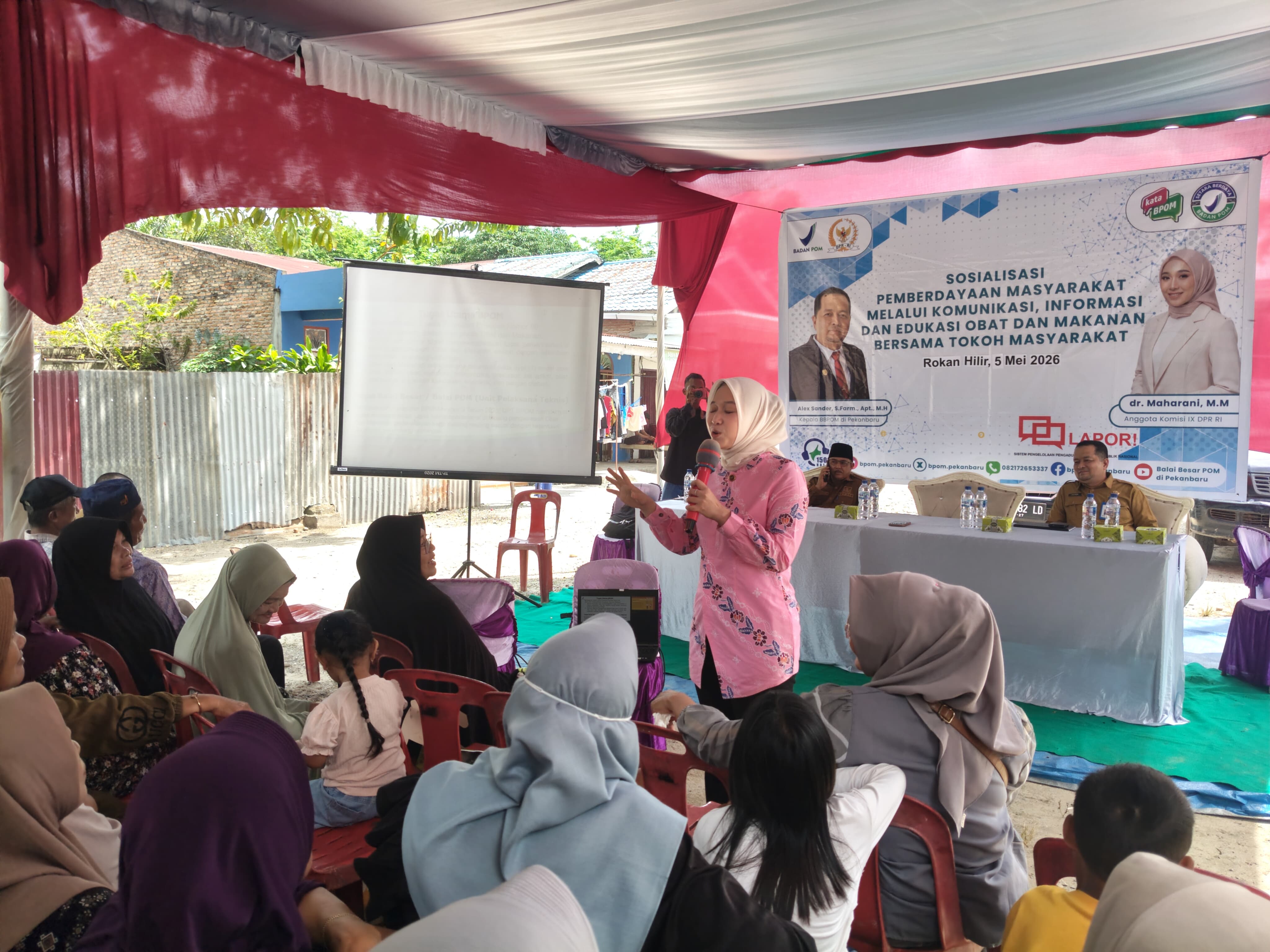 BBPOM Pekanbaru Bersama Anggota Komisi IX DPR RI dr. Maharani Perkuat Literasi Keamanan Pangan Warga Tanah Putih Tanjung Melawan