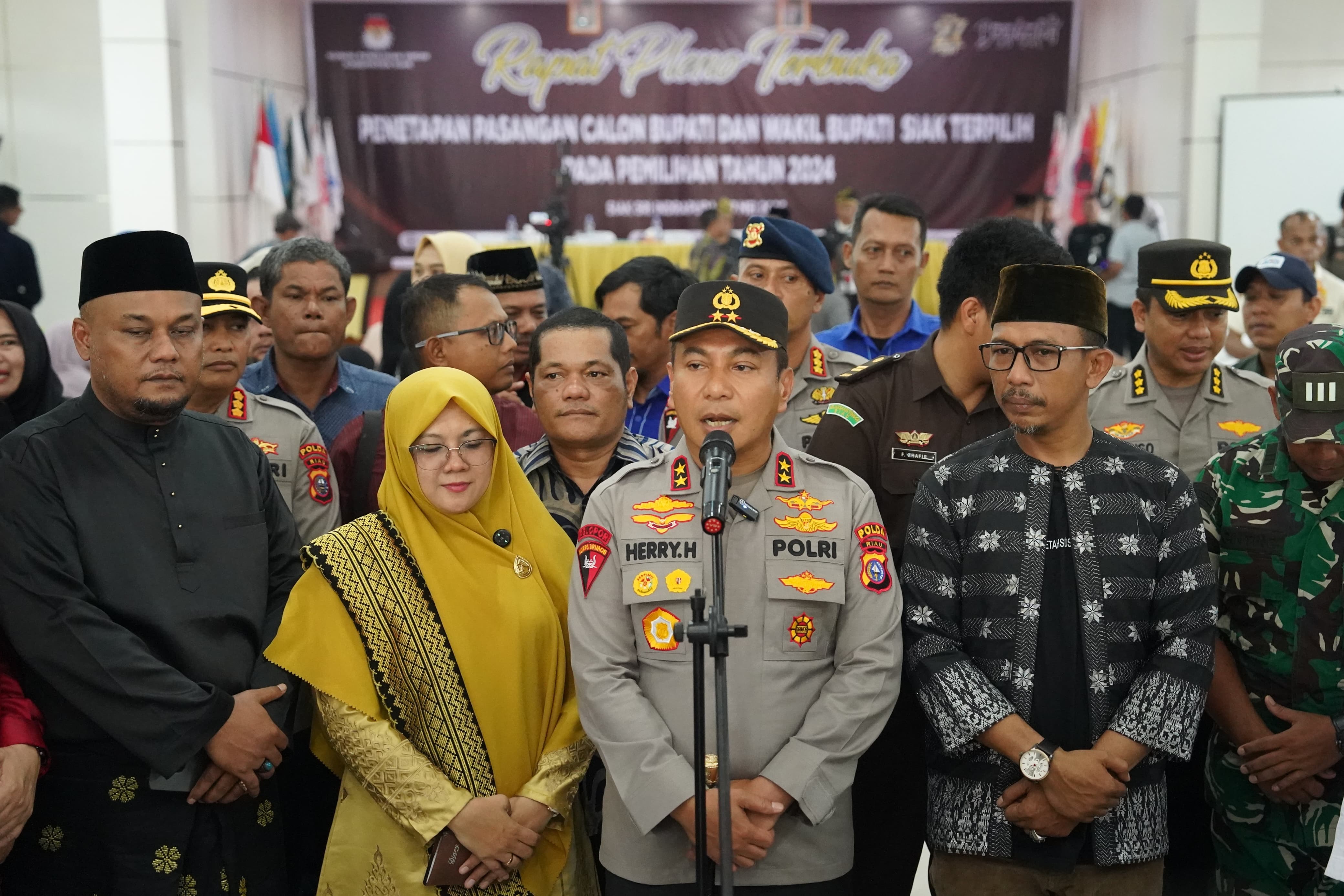 Rapat Pleno Terbuka Penetapan Bupati dan Wakil Bupati Siak Terpilih Pilkada Siak 2024 Berlangsung Aman dan Lancar