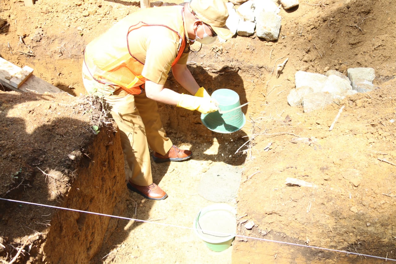 Bupati Taput Lakukan Peletakan Batu Pertama Pembangunan Puskesdes di Desa Huta Julu