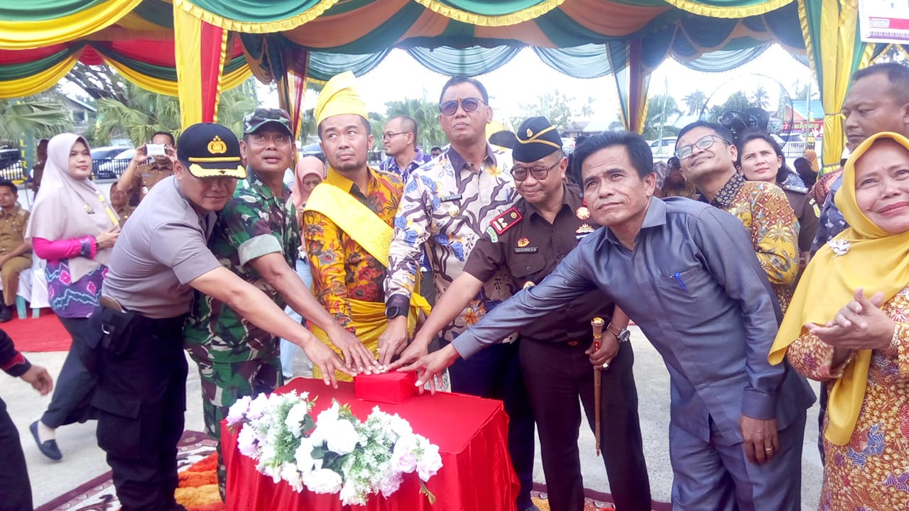 Bupati Rohil Resmikan Dua Puskesmas Bersama Direktur Fasyankes Kemenkes RI 