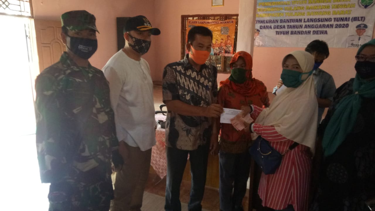 Sebanyak 134 Warga Tiyuh Bandar Dewa Terima BLT Dana Desa