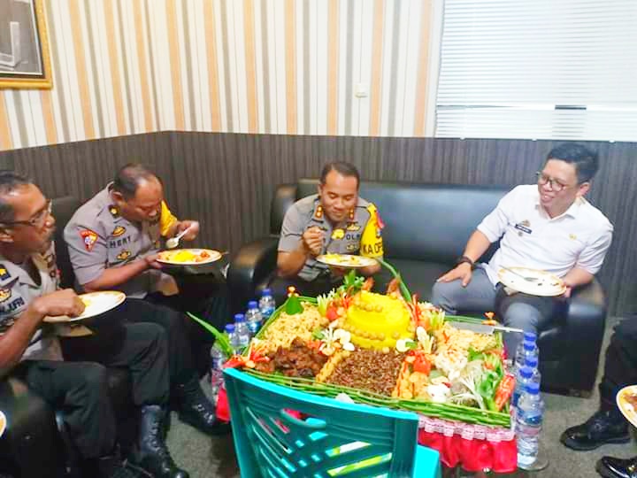 Wabup Bulukumba Beri Kejutan di Milad Kapolres, Begini Ungkapan Tomy Satria