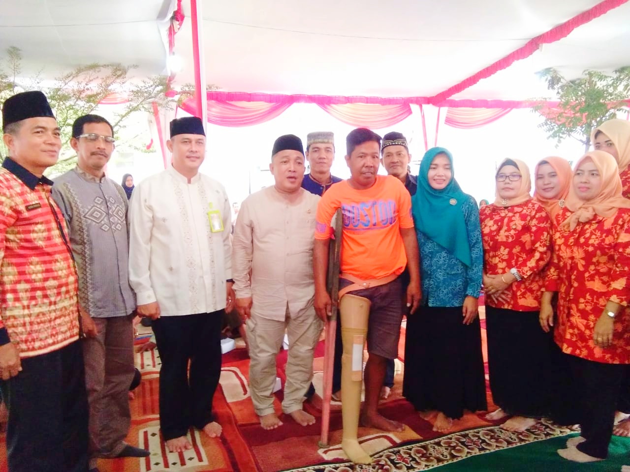 Pemkab Muba Serahkan Bantuan Bagi Penyandang Difabel dan Lansia