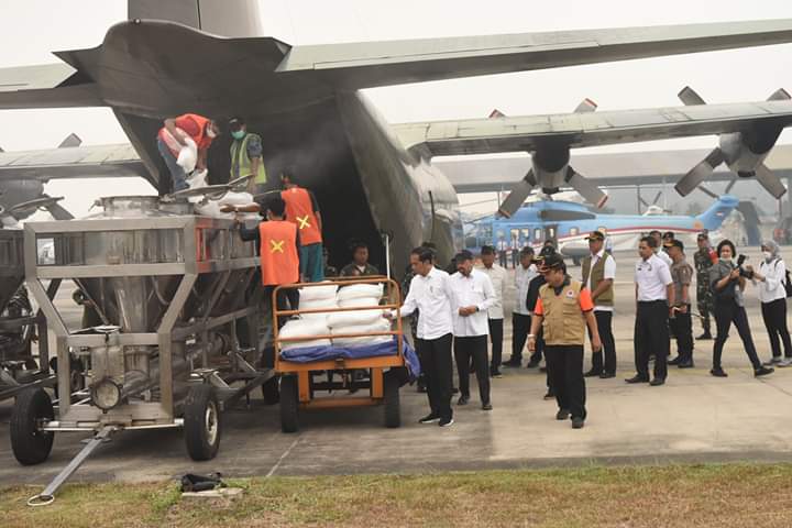 Presiden RI Tinjau Hujan Buatan Di Provinsi Riau