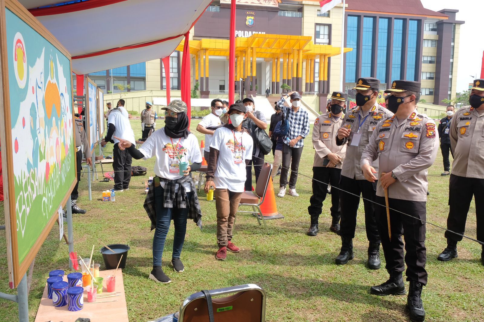 28 Tim Semarakkan Gelaran Bhayangkara Mural Festival 2021 Polda Riau