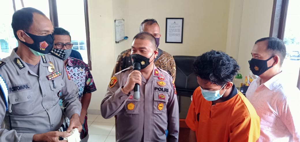 Tersangka KDRT, Diamankan Tim Opsnal Unit Reskrim Polsek Rumbai Pesisir, Setelah Aniaya Istri Depan Adik Ipar