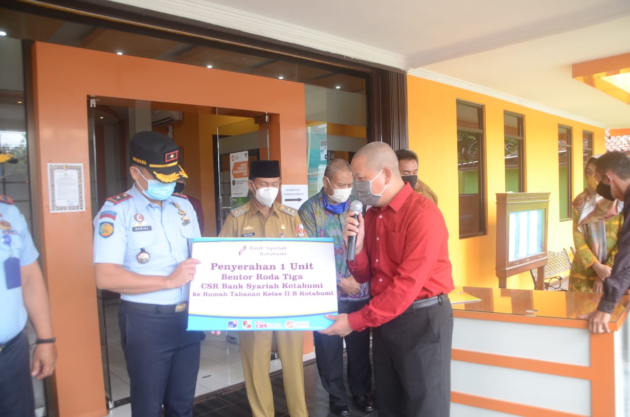 Plt Bupati Lampura Berikan Bantuan Hibah Kendaraan Roda Tiga Ke LP Kelas II A dan Rutan Kelas II B